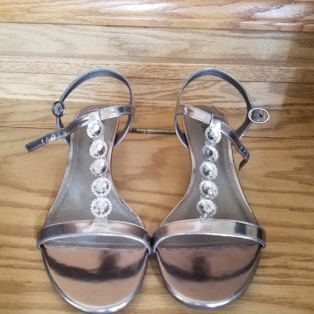 Fioni Nights Buckle Heels